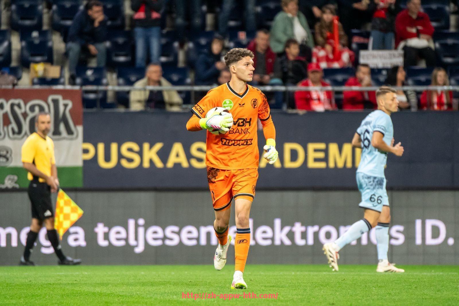 华体会hth官方网站下载-法甲球队进攻表现评分：前场组合战术与效率分析